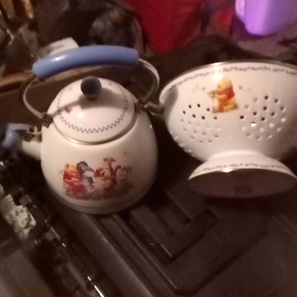 simply pooh teapot and strainer set - Picture 2 of 2
